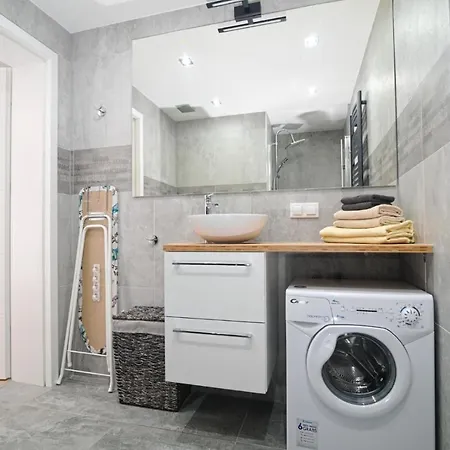 Bernardo Lux * קרפאז'