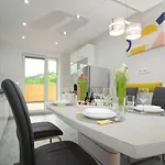 Bernardo Lux Apartmán *