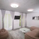 Bernardo Lux Apartmán