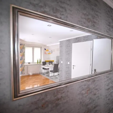 Bernardo Lux Apartman *