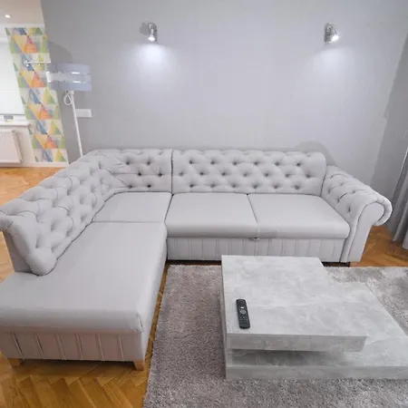 Bernardo Lux Apartman *